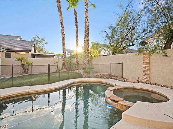 4th image of 9504 Forest Lily Ct