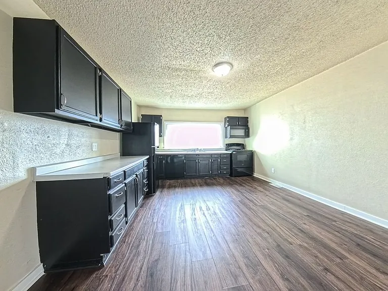 306 W Reed St — Photo 7