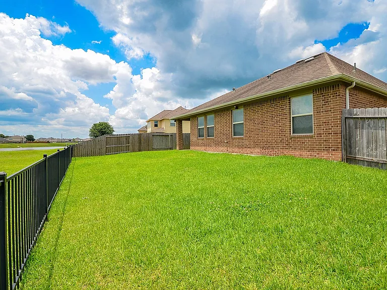 2227 Leonetti Ln — Photo 48