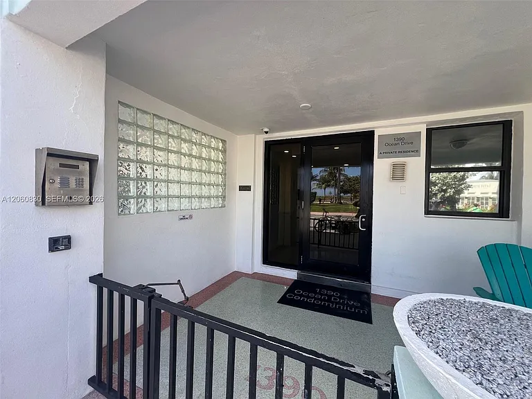1390 Ocean Dr #101 — Photo 9