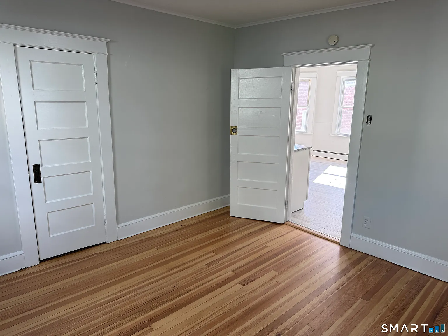 2 bed, 1.0 bath, 1076 sqft, $1,750 — Photo 2