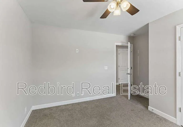 248 Rowlette Cir — Photo 16