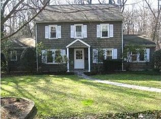 3 Hilltop Rd, Port Washington, NY 11050