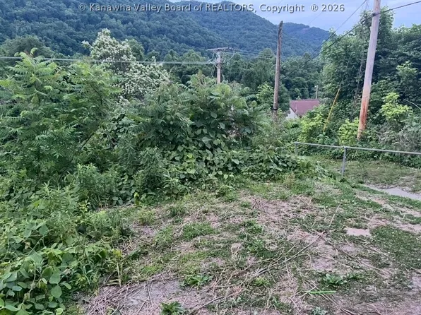 520 Church Dr, Charleston, WV 25306