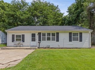 2414 NE Pursell Rd, Kansas City, MO 64118