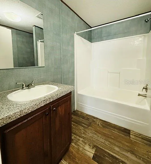 877 SE 38th Way — Photo 9