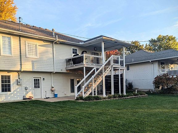 3rd image of 2225 Mount Vernon Ter