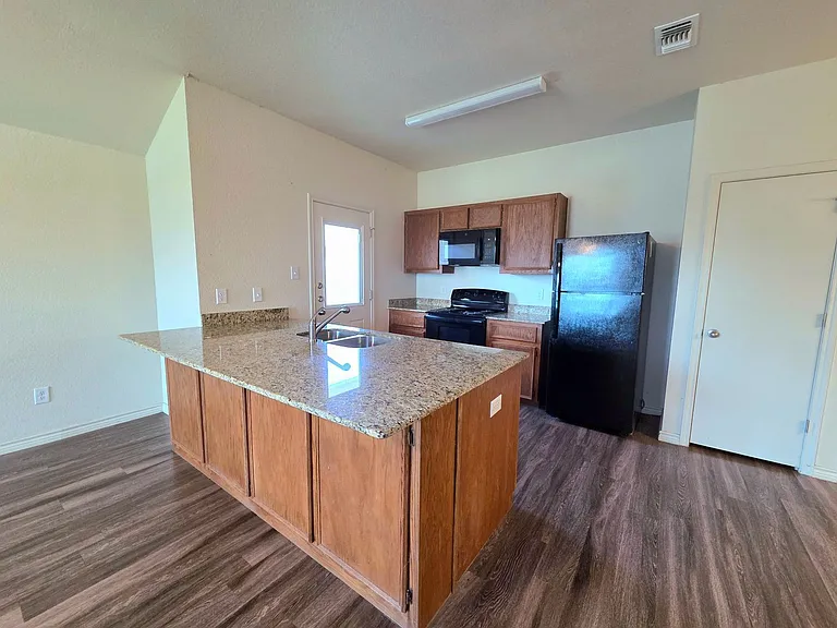3315 Stonewall Dr #B — Photo 4
