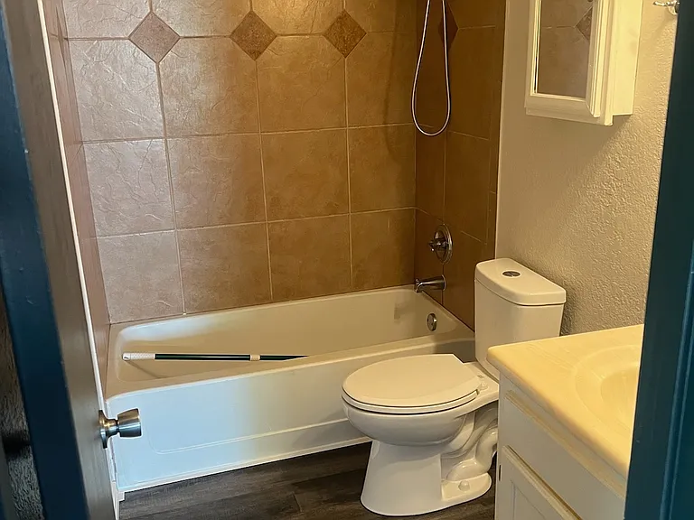 2307 Lago Trl — Photo 6