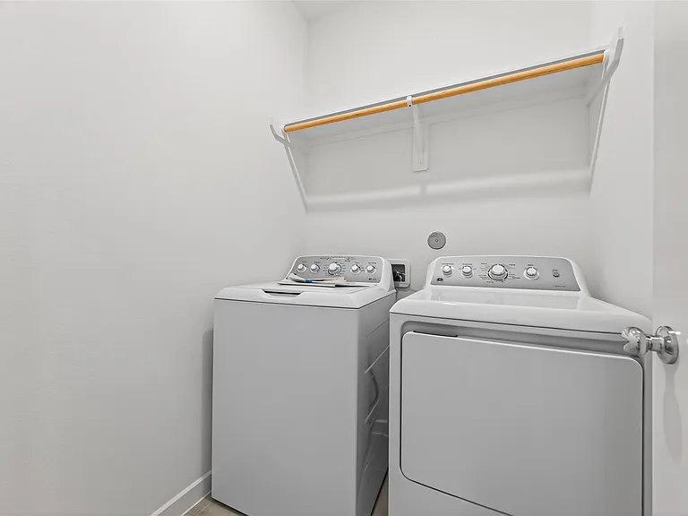 1110 Sky Rocket Ln — Photo 18