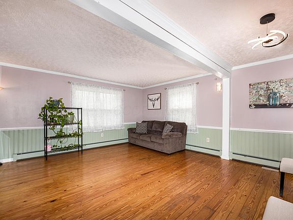 4th image of 526 Northridge Rd