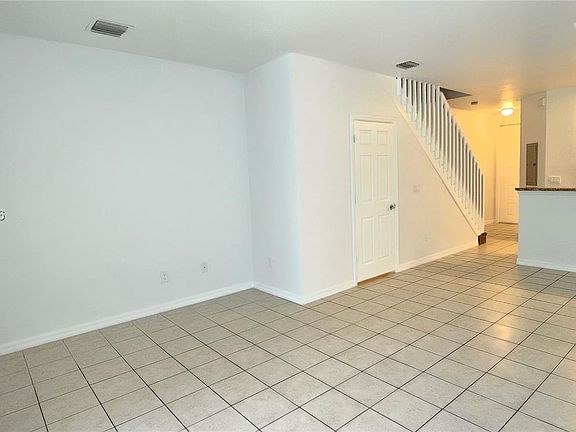 5th image of 1935 Gardenia Ct #1935