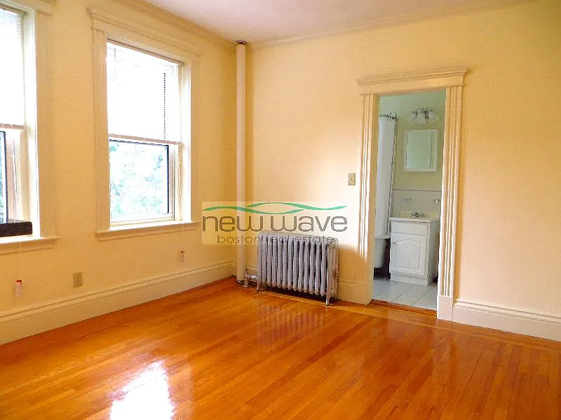 19 Queensberry St — Photo 4