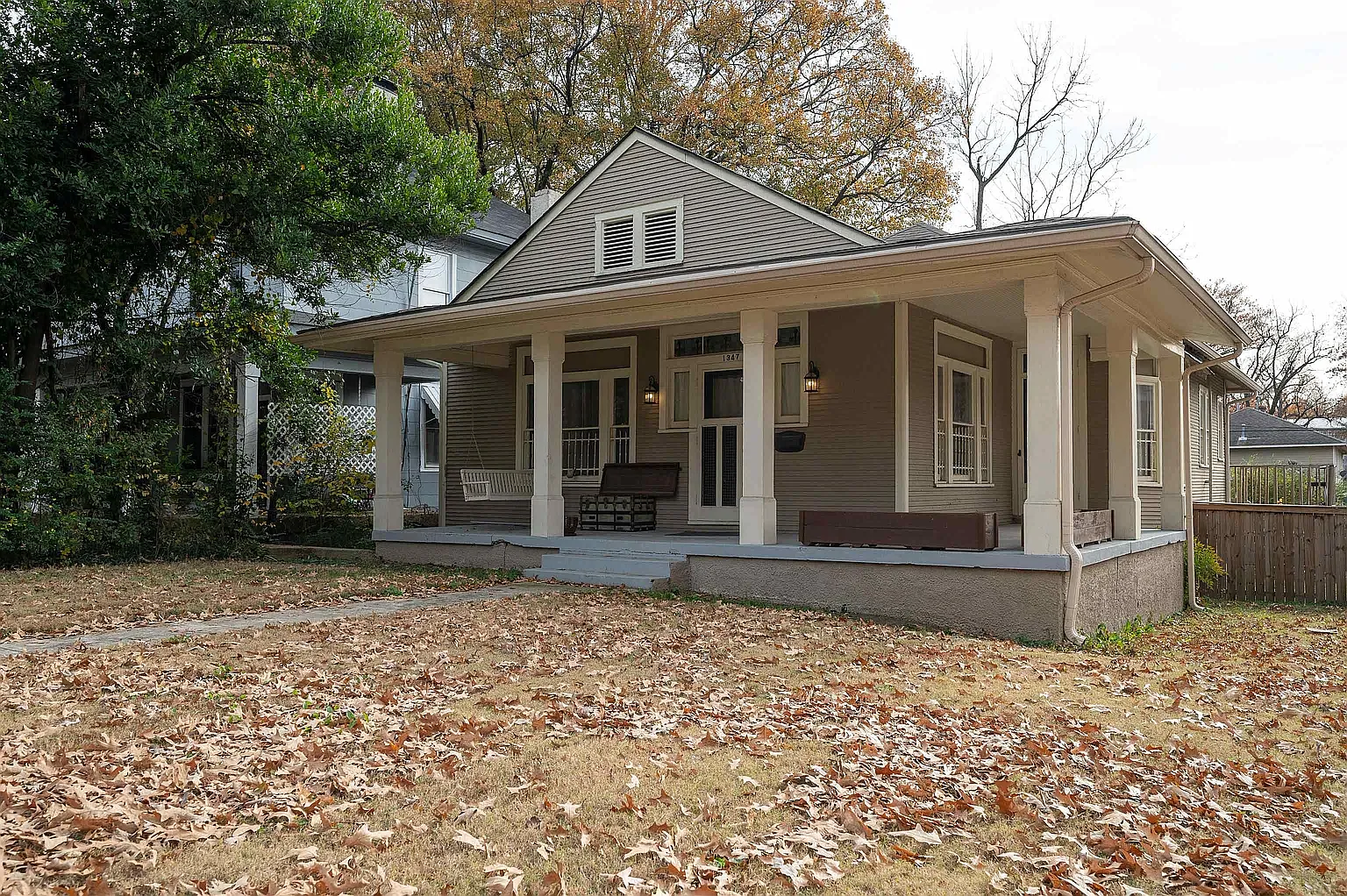3 bed, 1970 sqft, $2,300 — Photo 2