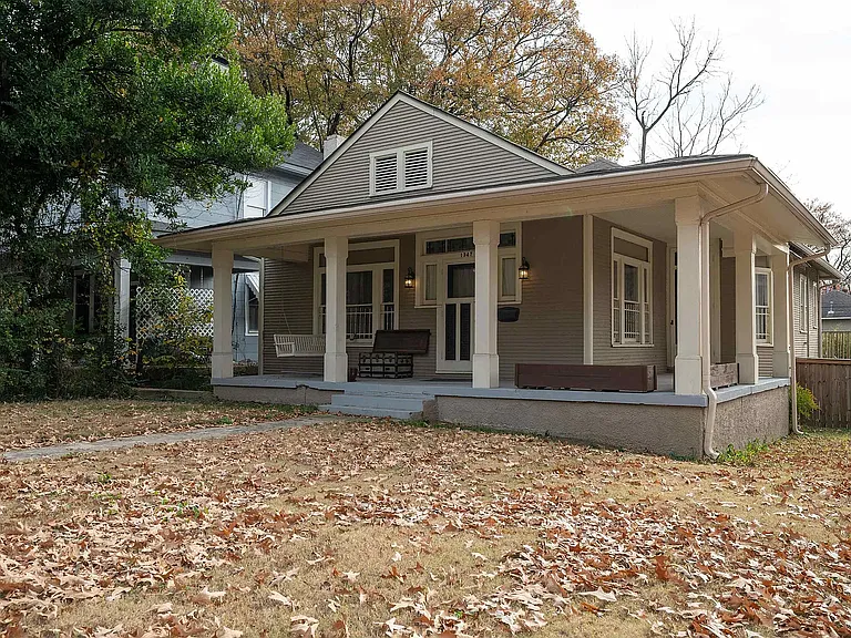 1347 Harbert Ave — Photo 2
