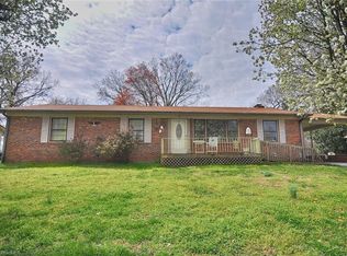 113 Monroe Dr, Lexington, NC 27295
