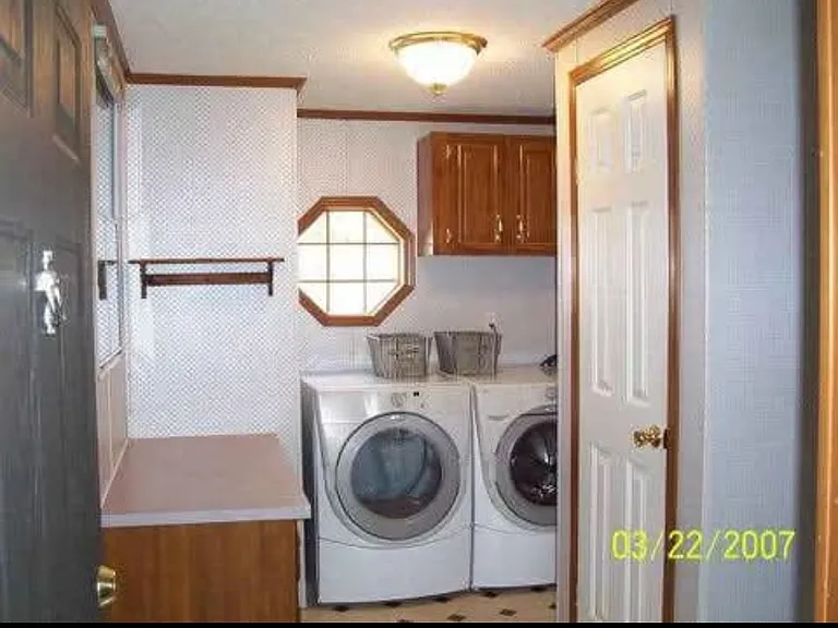 330 McClain Dr — Photo 41