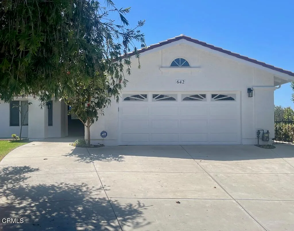 6 bed, 4.0 bath, 2809 sqft, $6,850 — Photo 1