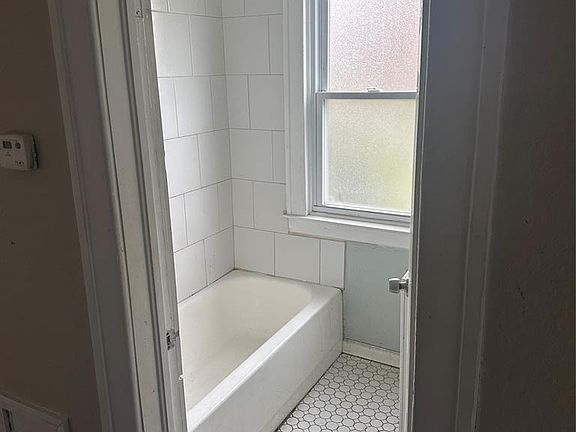 2nd image of 7512 Dunedin St #1