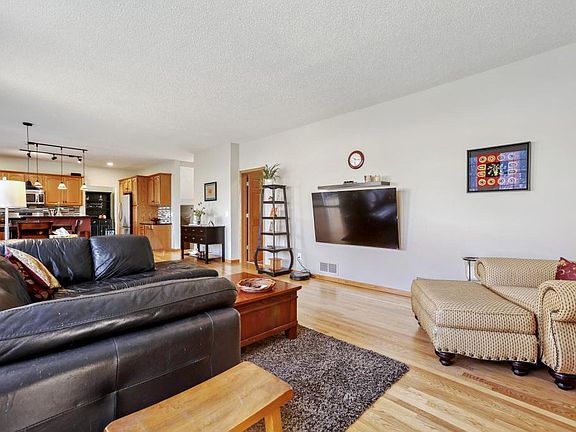 4th image of 1405 Overlook Ct