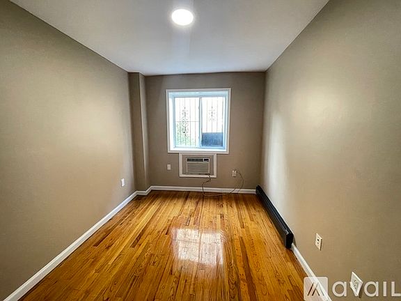 4th image of 334 Herzl St #3