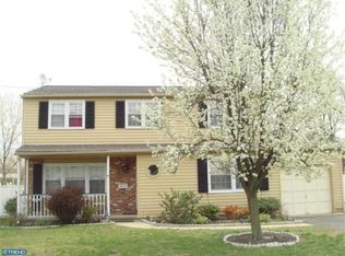 11 Crestwood Dr, Burlington, NJ 08016