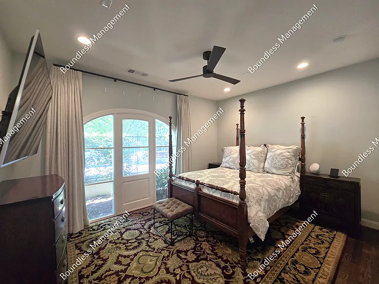 28 Bass St SE — Photo 9