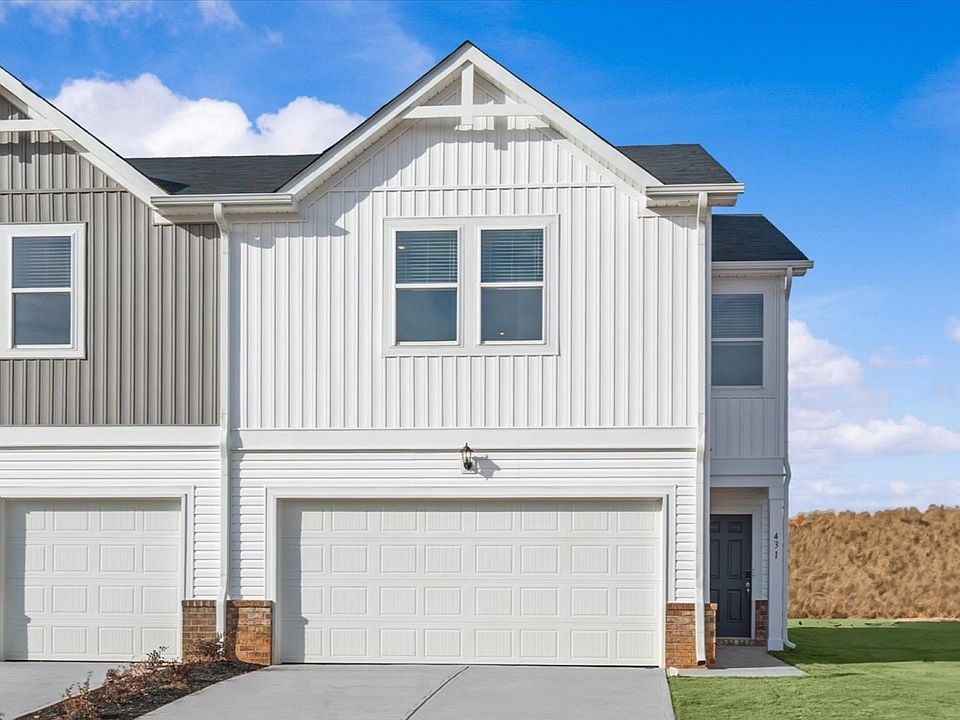 The Opal floorplan modeled at Northbrook Village Townes.
