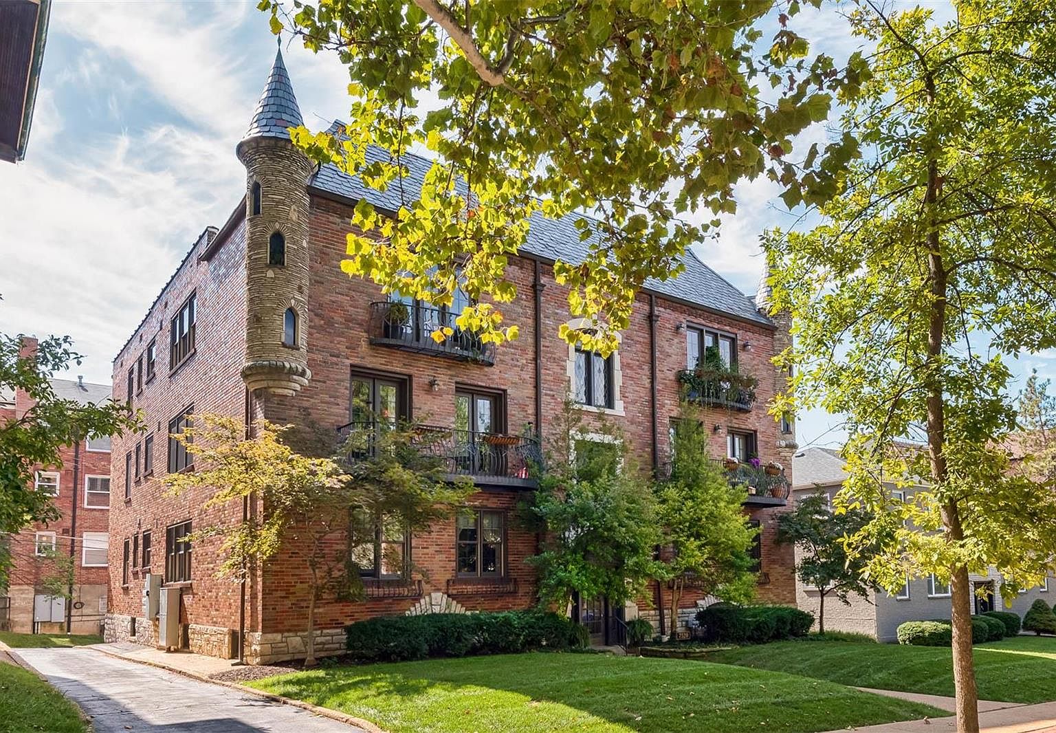 7520 Buckingham Dr APT 1W, Clayton, MO 63105 Zillow