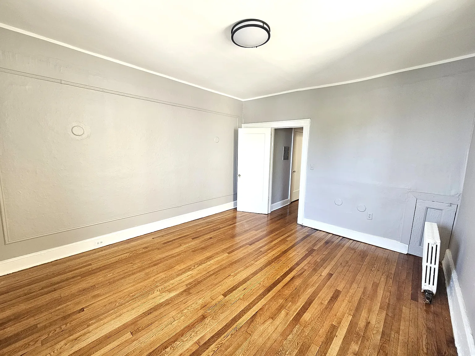 2 bed, 1000 sqft, $2,100 — Photo 2