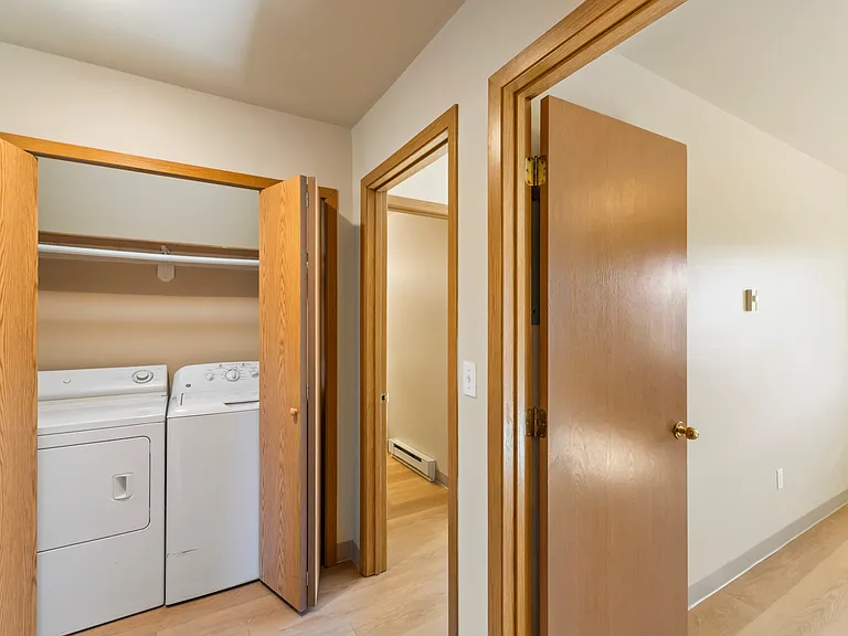 Ashton Apartments — Photo 66