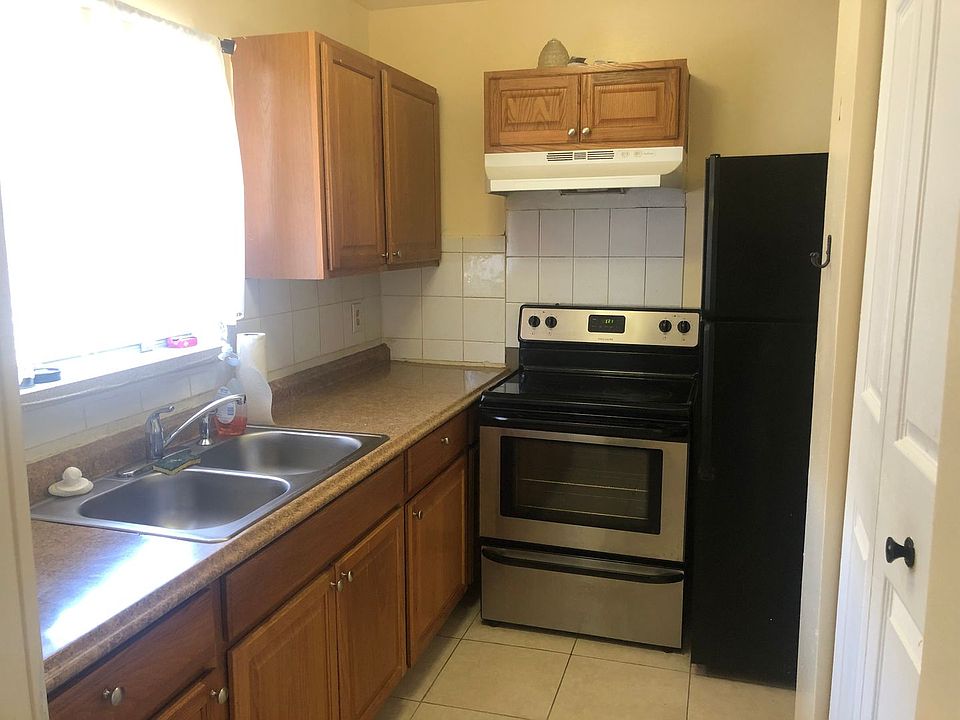 1st image of 406 SE 21st Ave