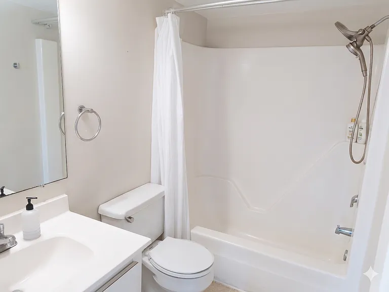 110 Roberts Ln #401 — Photo 15