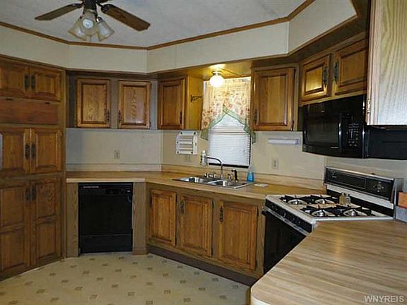 3rd image of 18 W Canyon Dr