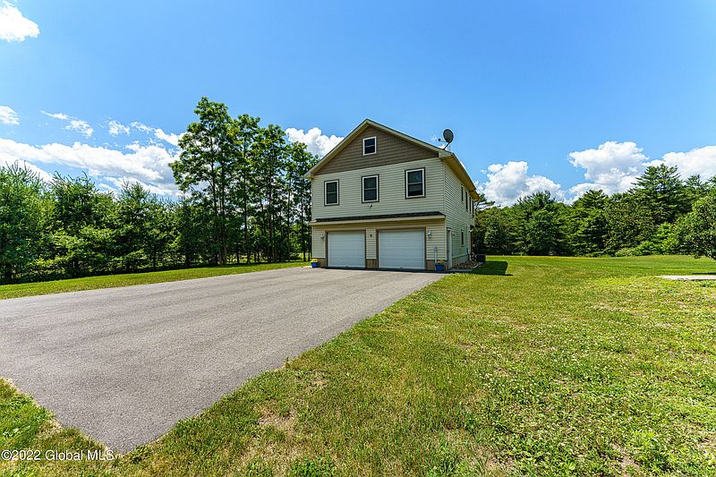4th image of 129 Hadlock Pond Road