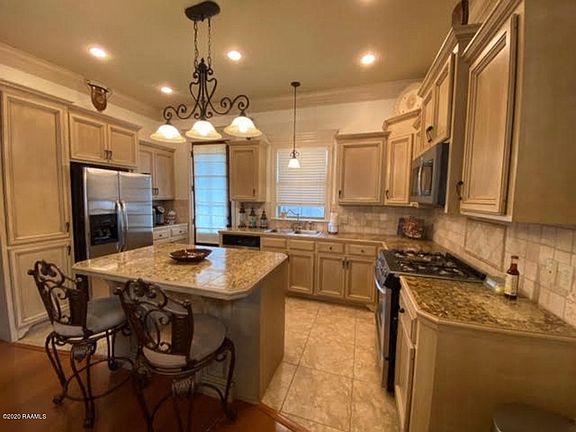 3rd image of 109 Woodbranch Ct