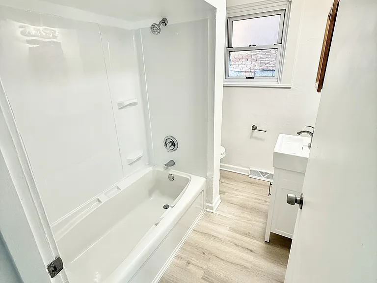 2413 Milburn St — Photo 10