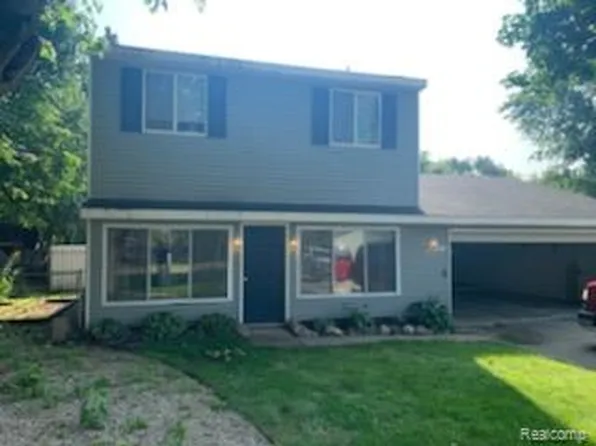 1410 Airway Dr, Waterford, MI 48327