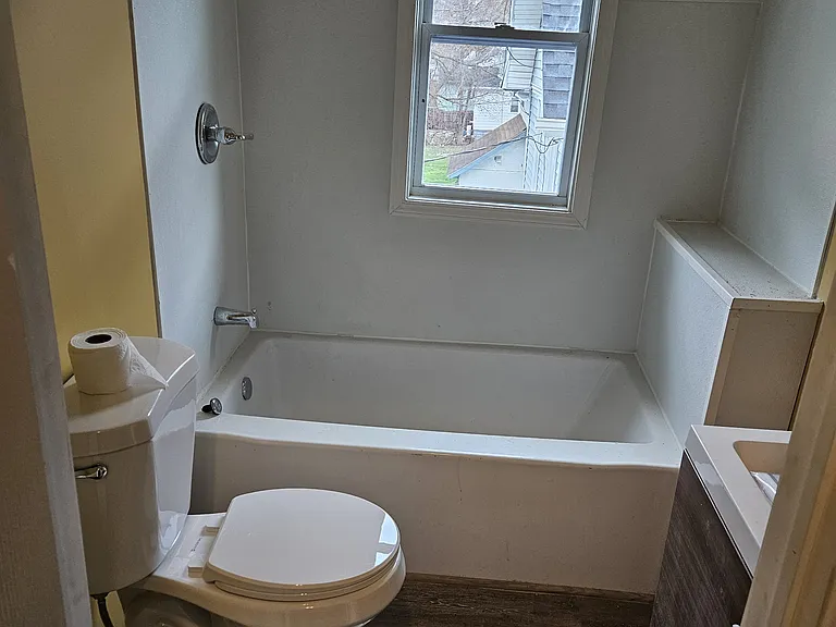 58 Locust St #UP — Photo 1