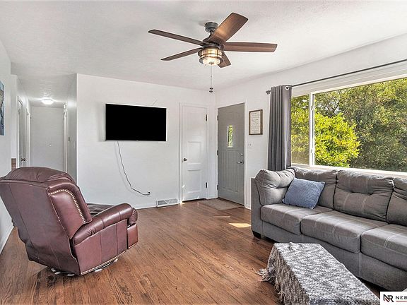 4th image of 2110 Van Buren St