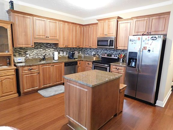 4th image of 102-2 Briggs Avenue