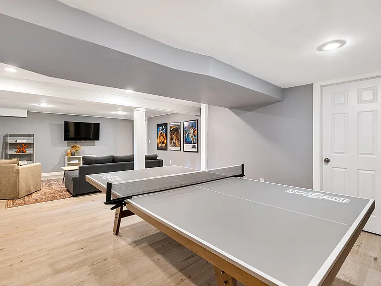 2140 Adrienne Dr — Photo 31