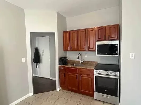 85 Fairview Avenue image 1 of 6