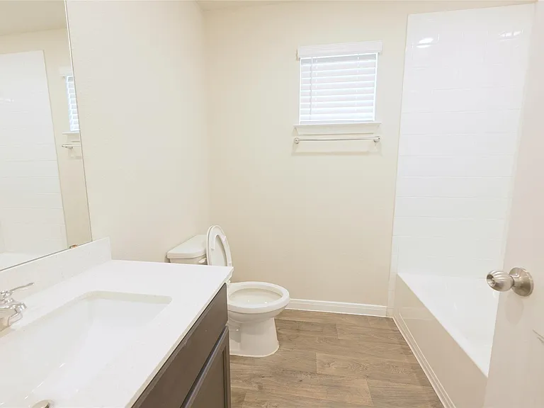 14008 Levy Ln — Photo 11