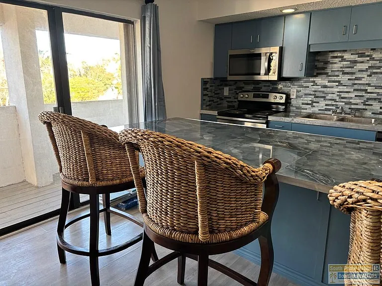 829 N Yturria St #2 — Photo 3