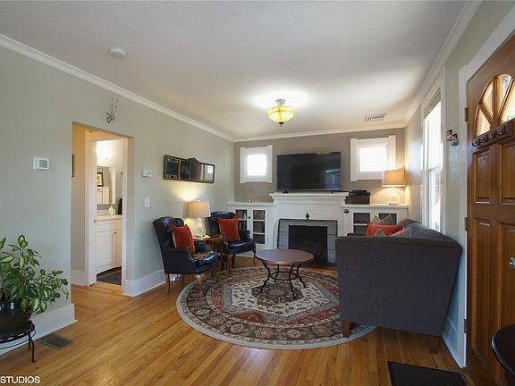 4th image of 1409 Rosemary St