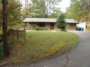 1621 Lake Dr, Gatlinburg, TN 37738