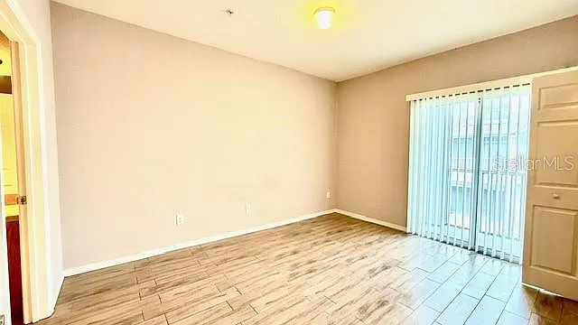 2604 Grand Central Pkwy #10 — Photo 12