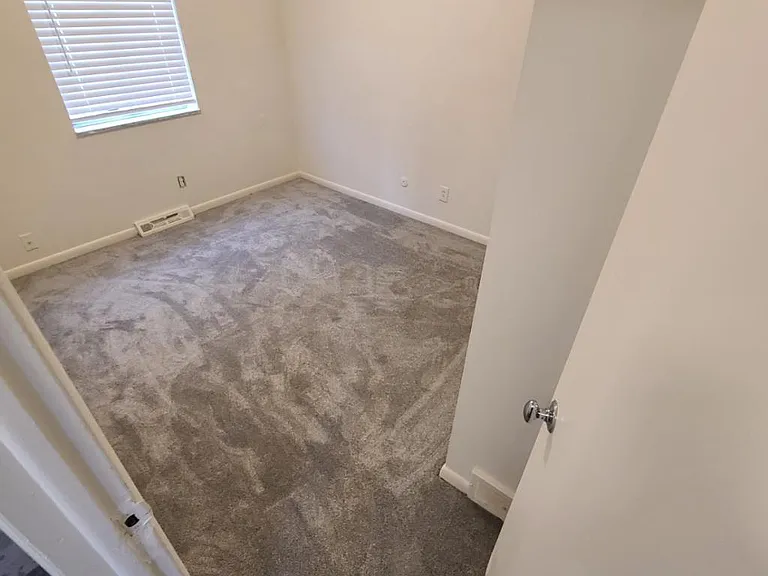 393 W Waterloo Rd — Photo 3