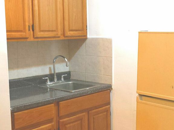 3rd image of 3502 Kings Hwy APT E10